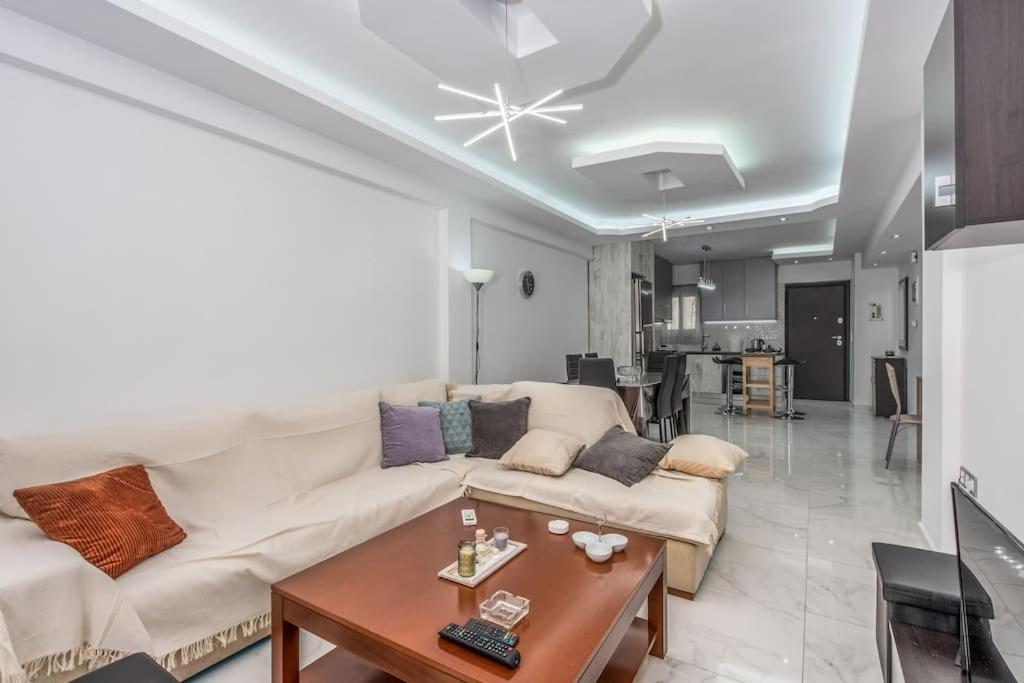 Be Cool Near Kypseli By Atheniankeys Apartment ภายนอก รูปภาพ